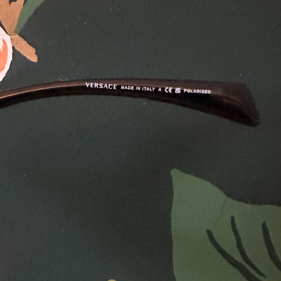 SOLD 🏆Versace New in Box Cat Eye Medusa Head Sunnies Sunglasses - Picture 8 of 9